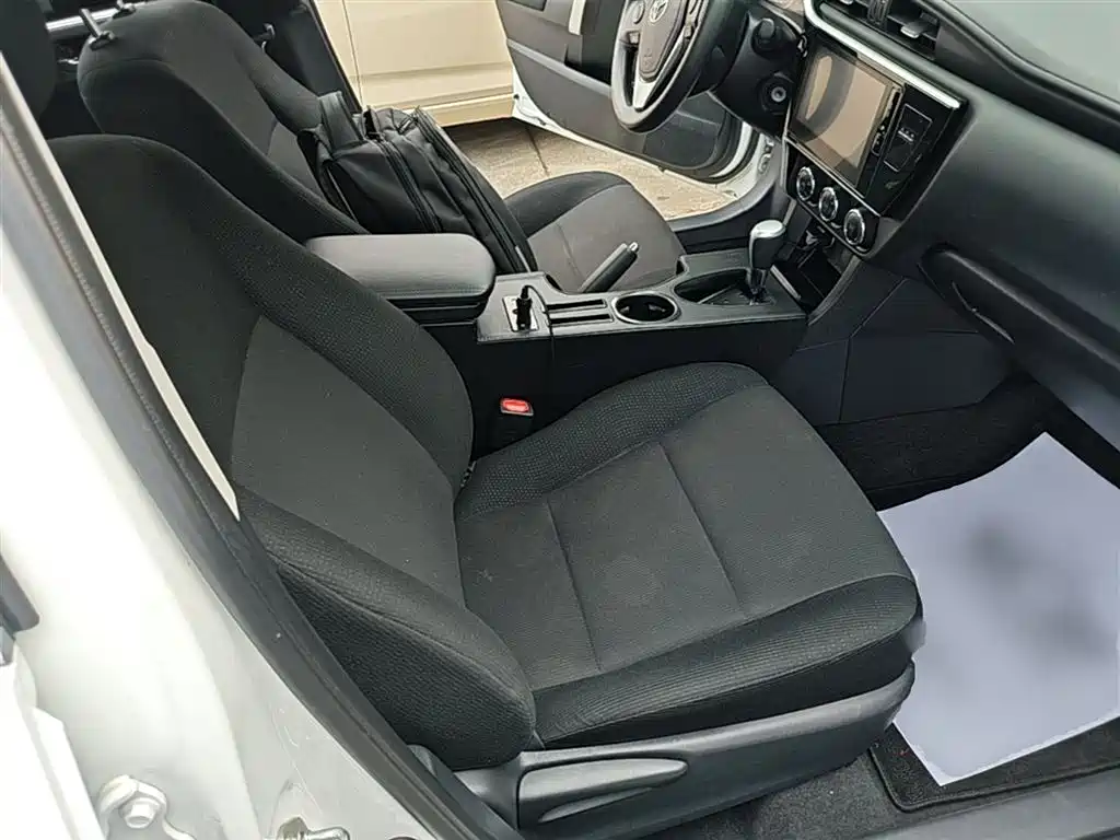 Toyota Corolla 2017 Facelift 1.2T S-CVT GL-i фото 25