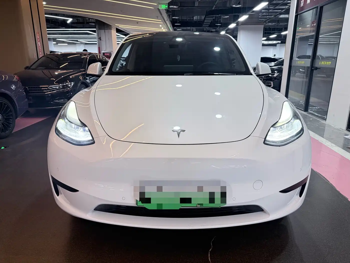TESLA MODEL Y