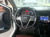 Photo 11 - Hyundai Reina