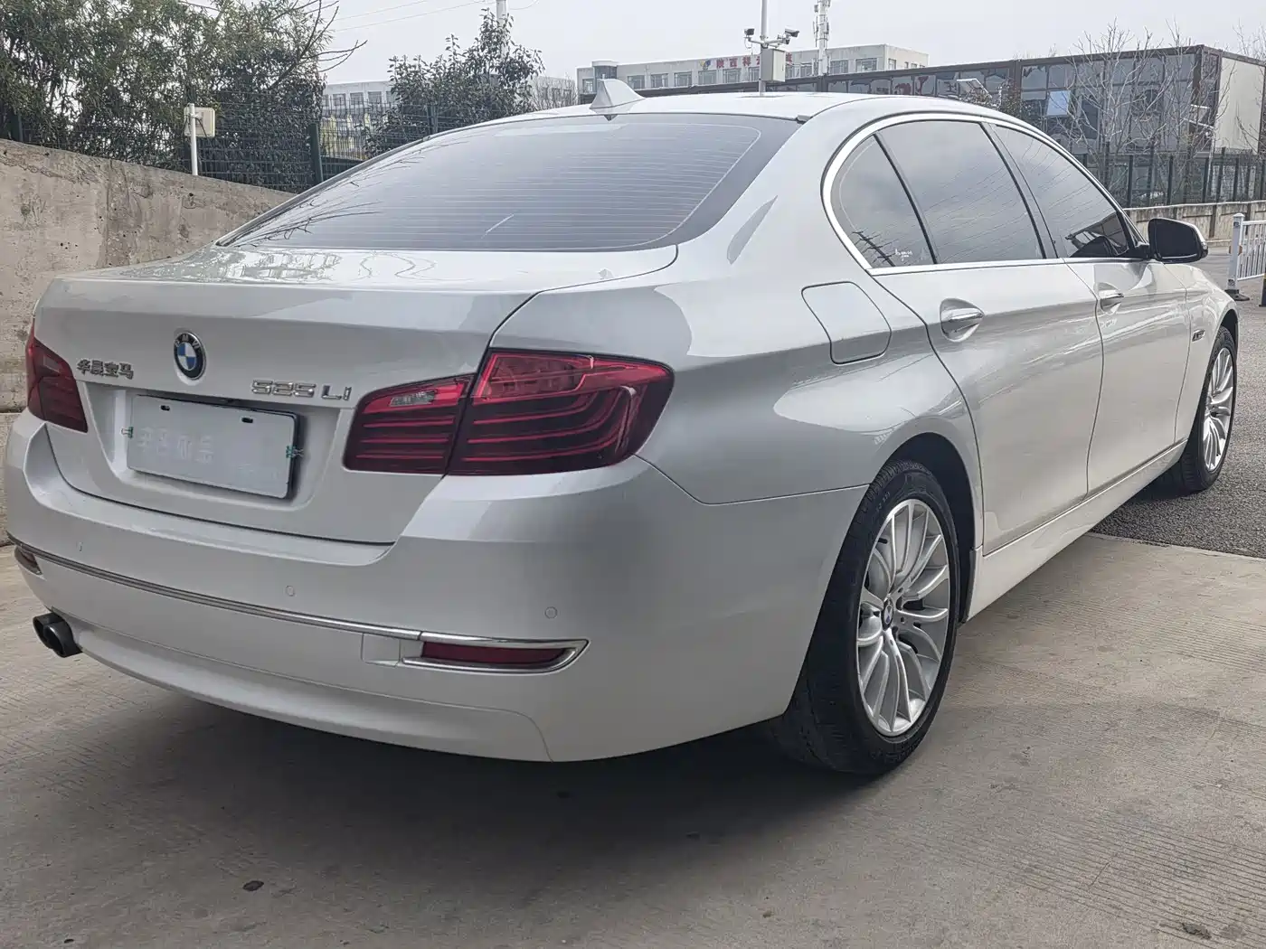 BMW 5 Series 2014 525Li Luxury Design Package фото 11