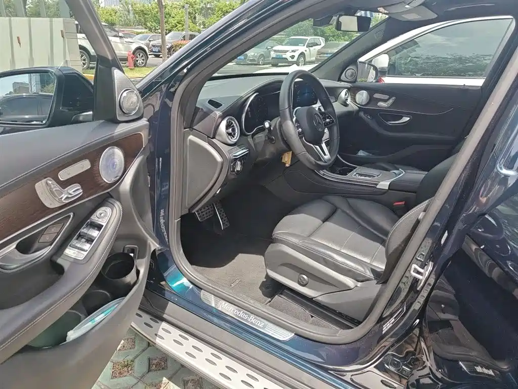 MERCEDES-BENZ GLC