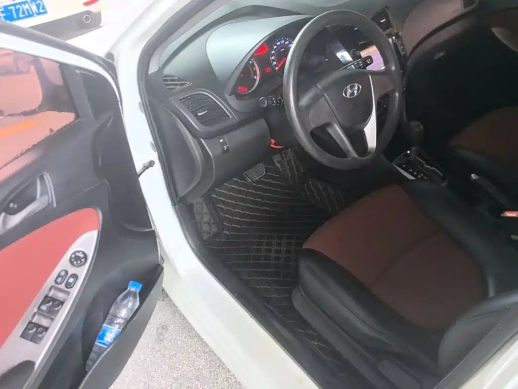 Hyundai Reina 2014 2014 Model 1.4L Automatic GLX