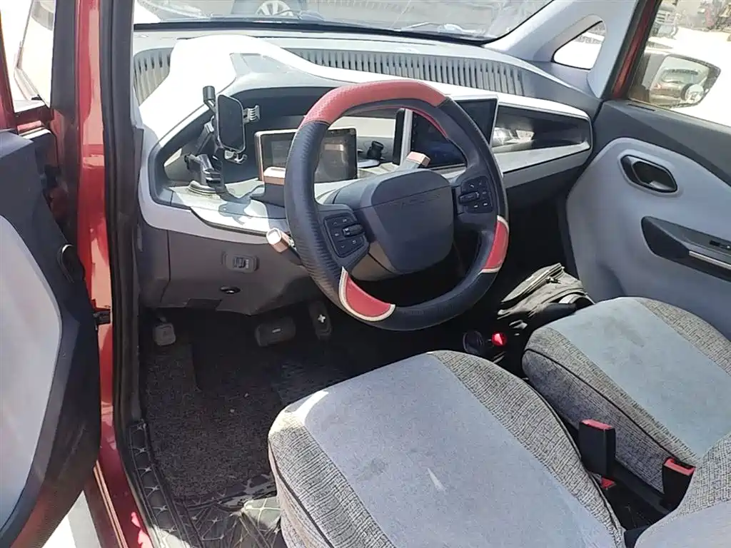 BAOJUN E200