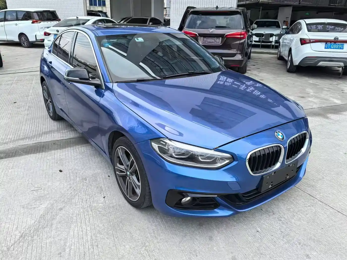BMW 1 Series 2017 118i Sport фото 5