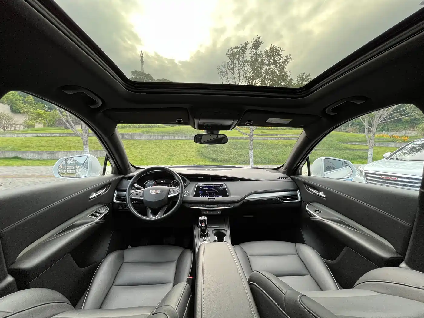 Cadillac XT4 2020 28T FWD Leading Trim фото 22