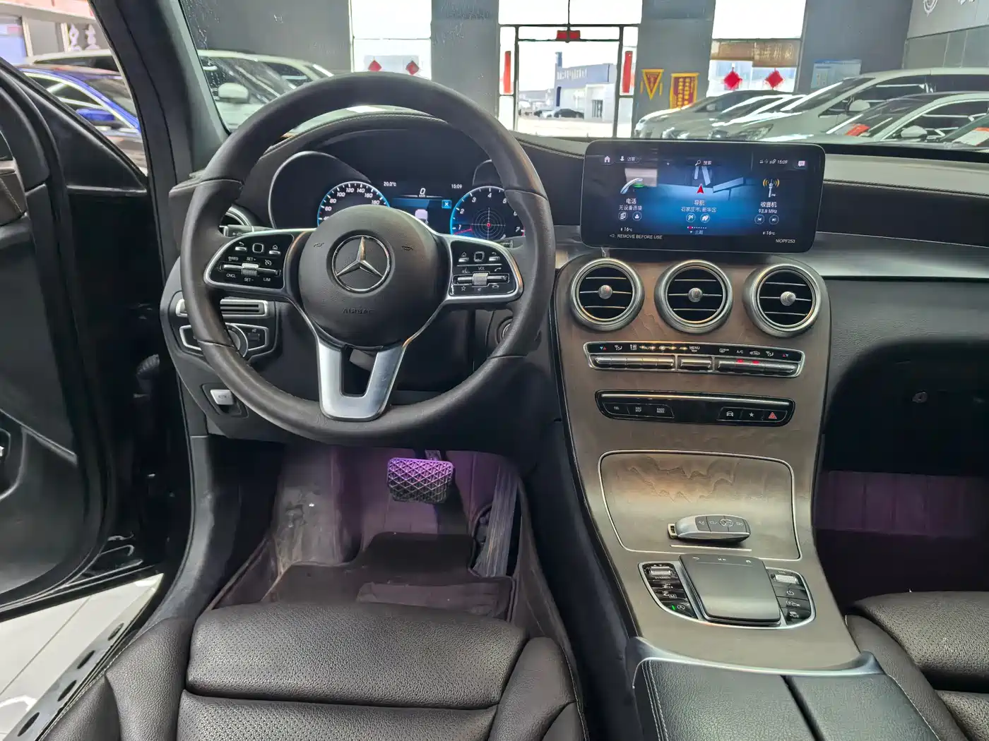 MERCEDES-BENZ GLC