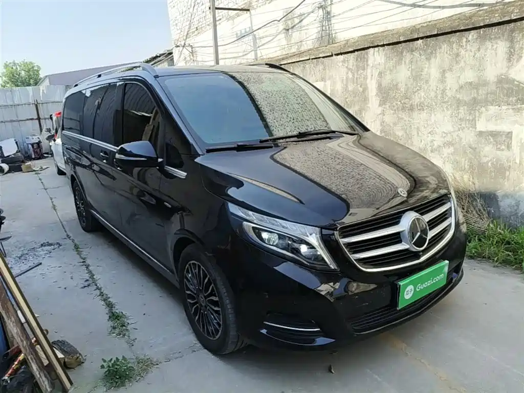 Mercedes-Benz V-Class 2018 V 260 L Premium Long Wheelbase Edition China VI фото 4