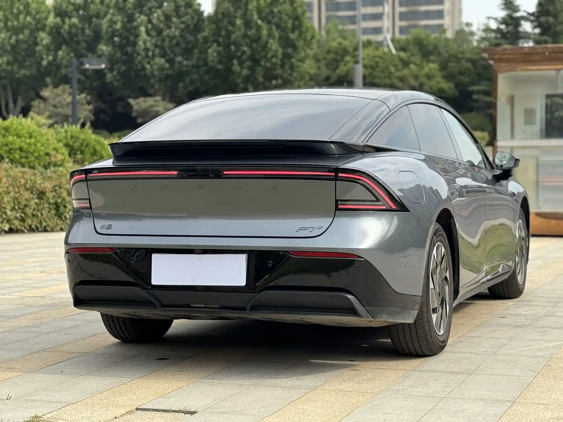 Фото 8 - XPeng P7+