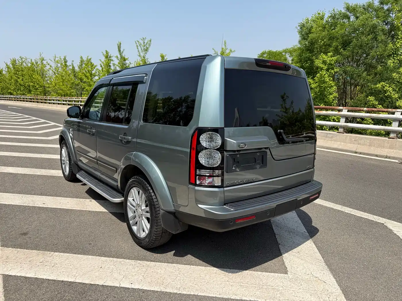 Land Rover Discovery 2014 3.0 SC V6 HSE фото 7