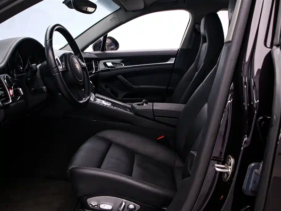 Porsche Panamera 2014 Panamera 3.0T фото 12