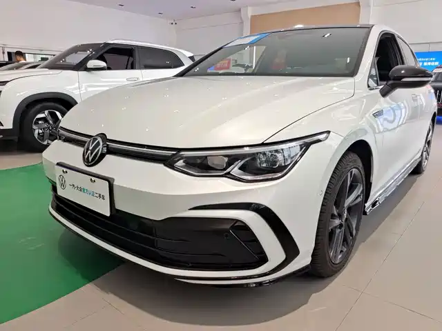Volkswagen Golf 2024