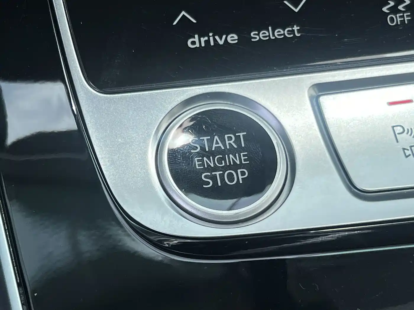 Audi Q8 2023 2023 55 TFSI Exclusive Sport