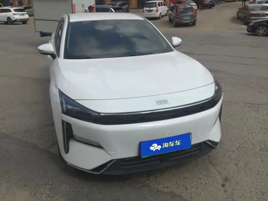 Geely Galaxy Galaxy L6 2025 2025 EM-i 60km Voyage Edition