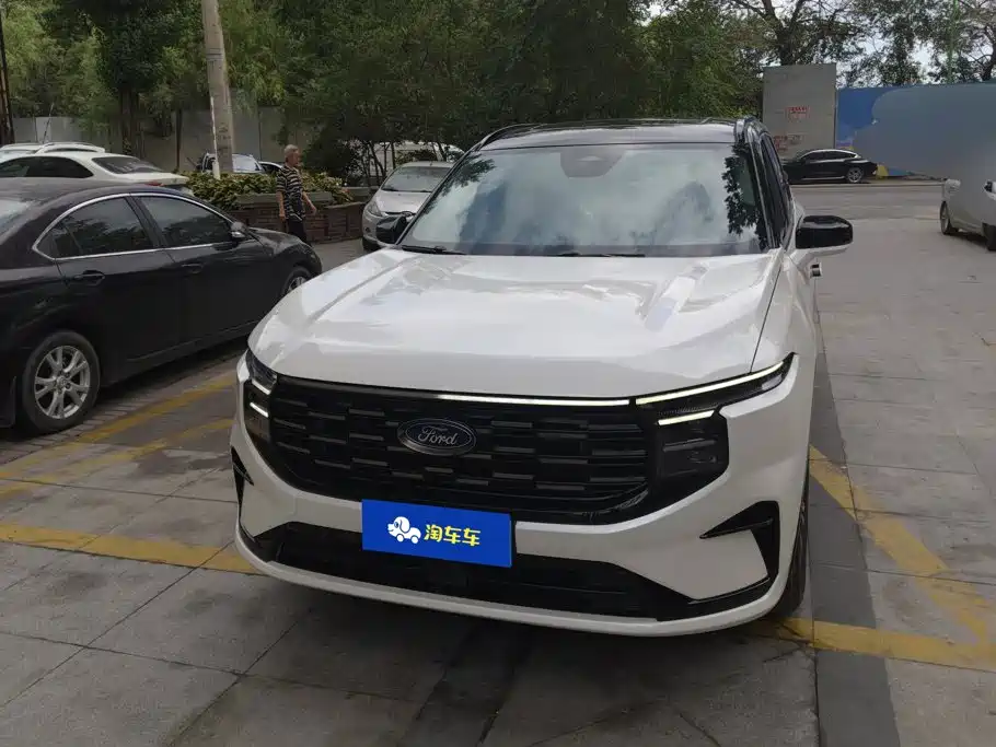 Фото 2 - Ford Edge