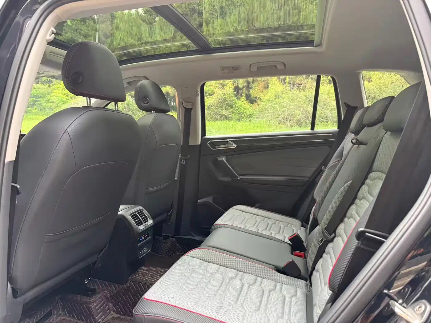 Фото 6 - Volkswagen Tiguan L