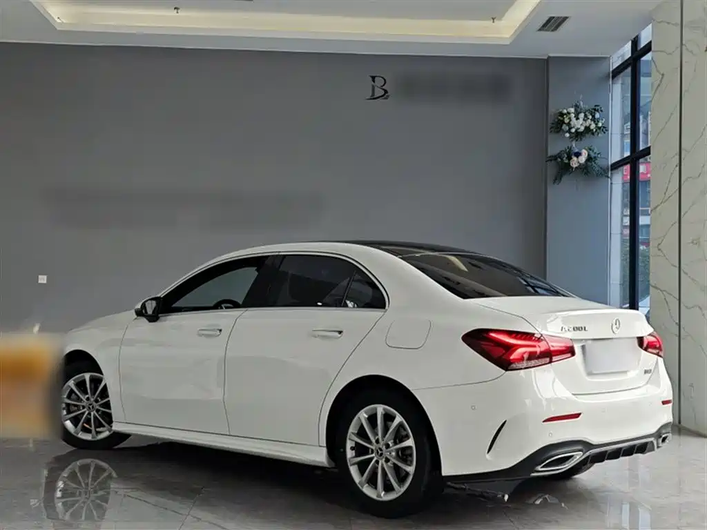 Mercedes-Benz A-Class 2022 A 200 L Sport Sedan Dynamic фото 11