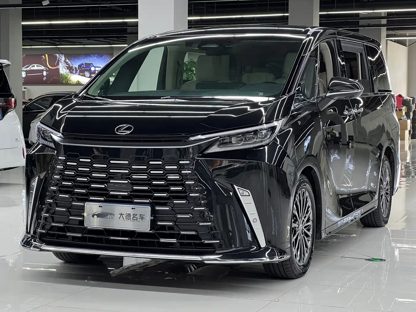 Lexus LM 2025 2025 Model 500h Six-Seater Prestige Edition