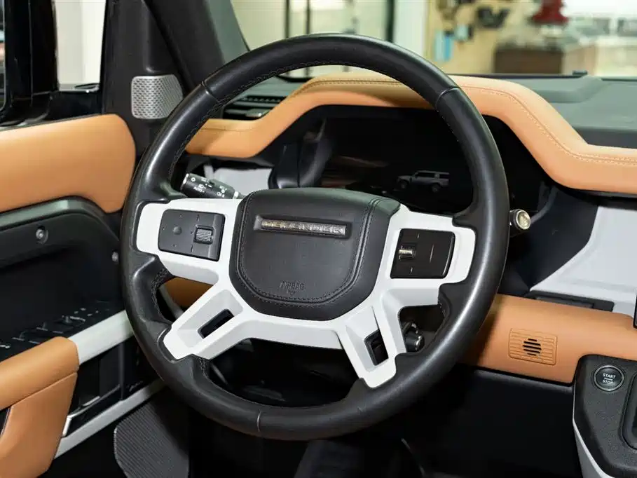 Land Rover Defender 2023 Model Year 130 3.0T P400 HSE фото 13