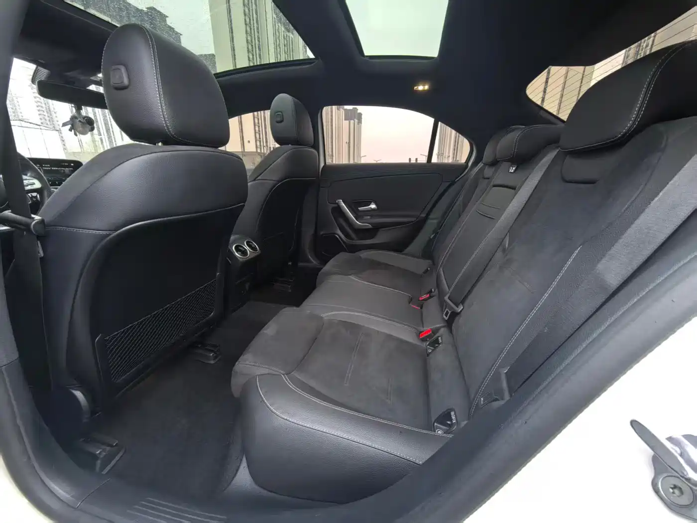 Mercedes-Benz A-Class 2023 A 200 L Fashion фото 6