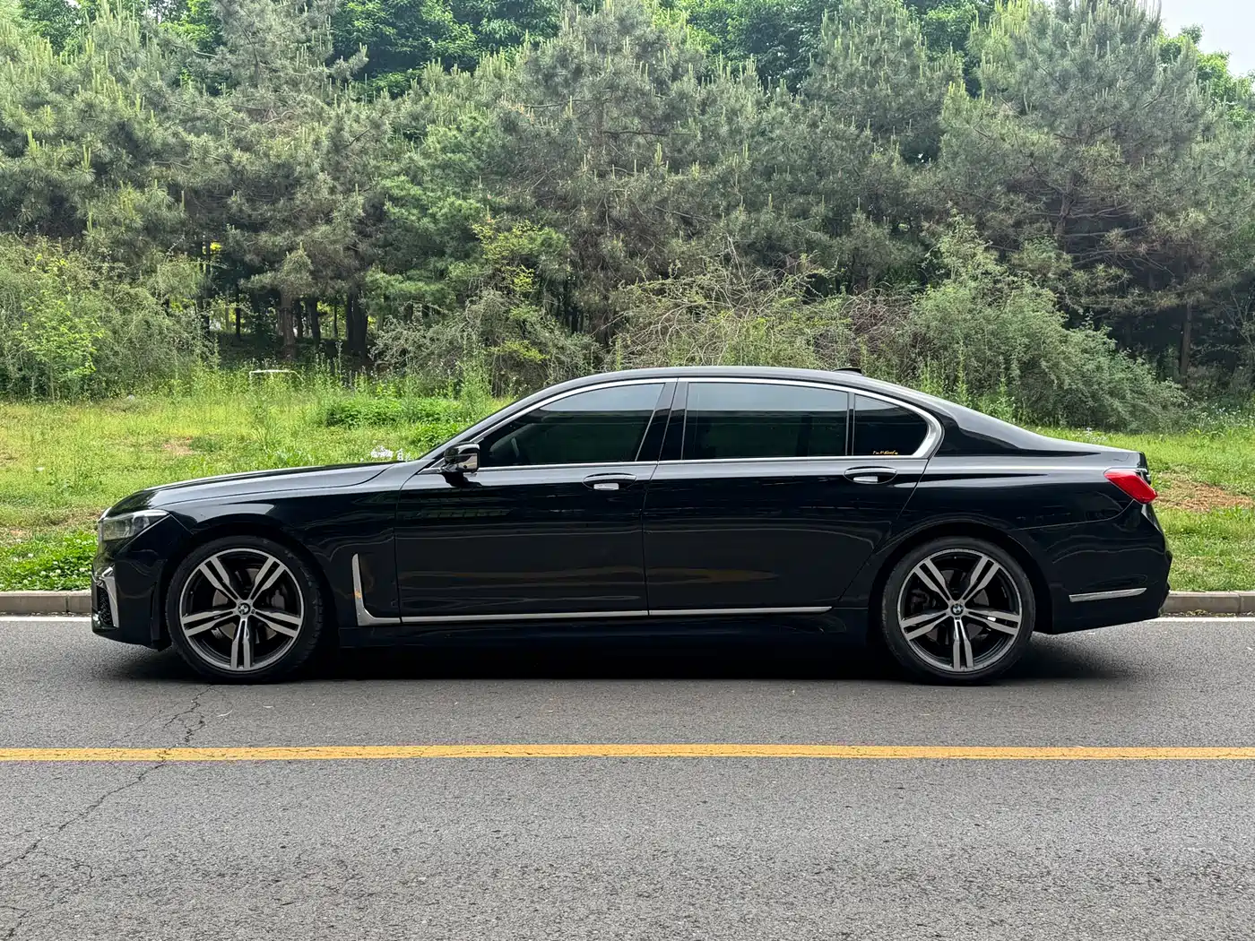 BMW 7 Series 2016 730Li Luxury фото 4