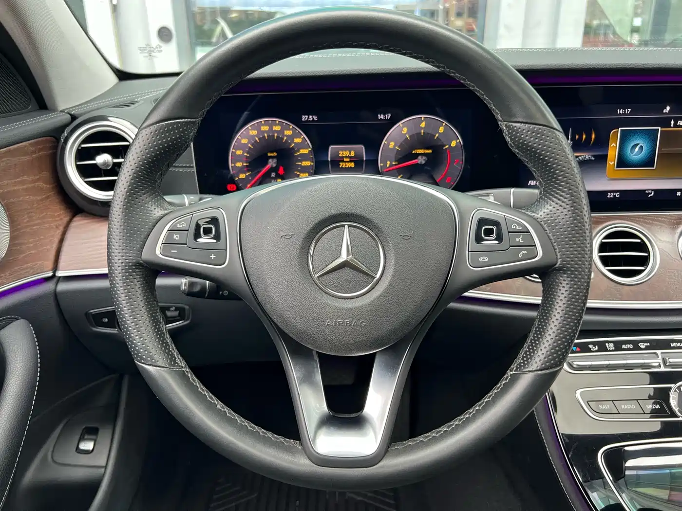 Mercedes-Benz E-Class 2016 E 300 L Fashion Type фото 26
