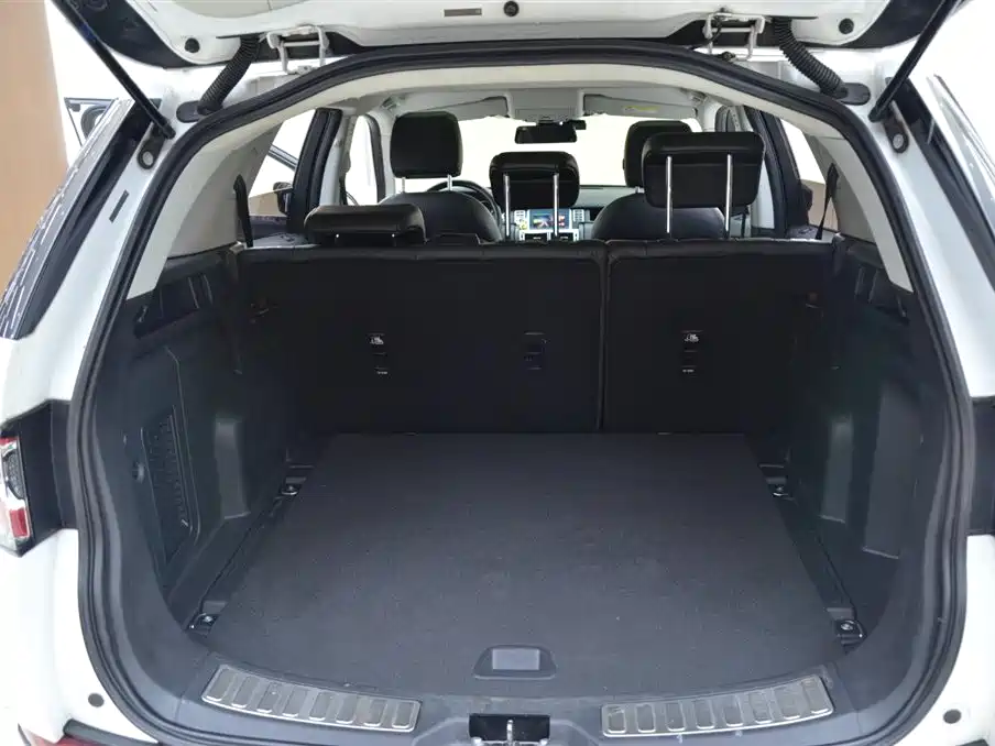 Land Rover Discovery Sport 2016 2.0T HSE фото 14