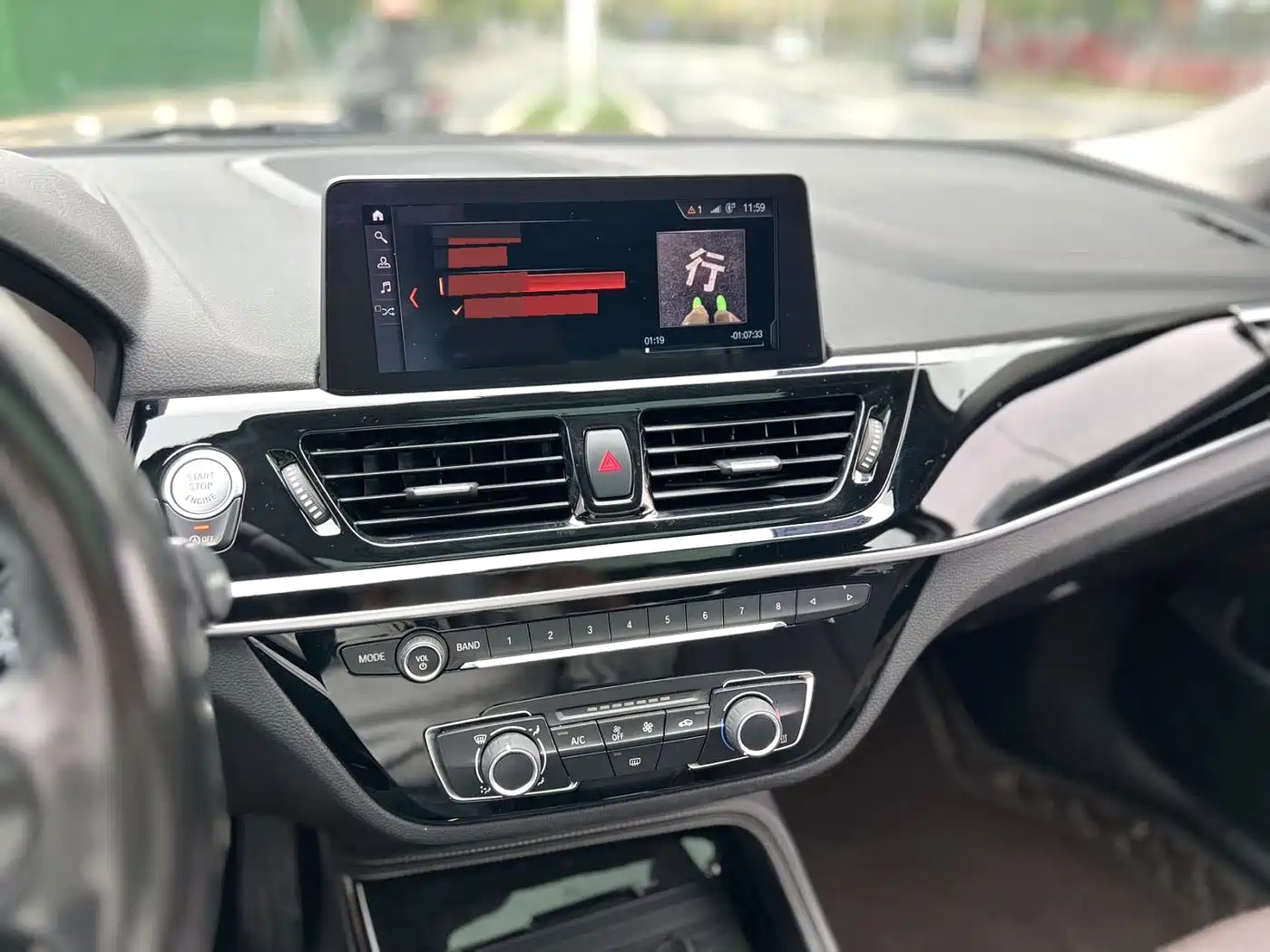 BMW 1 Series 2021 120i M Sport Shadow Edition фото 8
