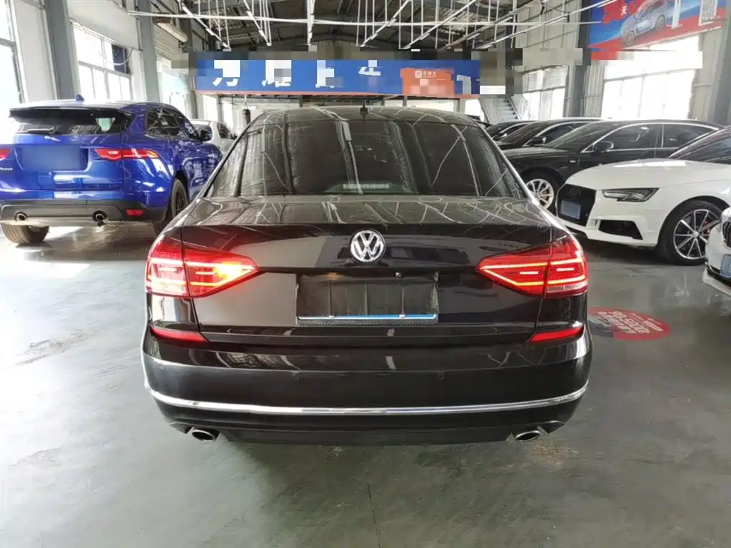 Volkswagen Passat 2017 330TSI DSG Prestige фото 6