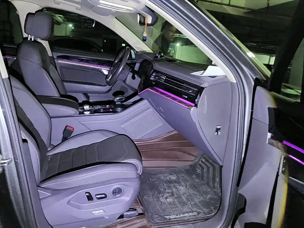 Volkswagen Touareg 2019 2019 2.0TSI Sharp Wing Edition China V