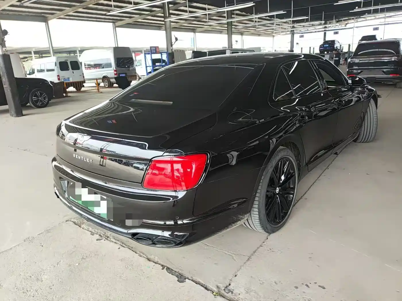 Bentley Flying Spur Plug-in Hybrid 2022 2.9T V6 Hybrid фото 17