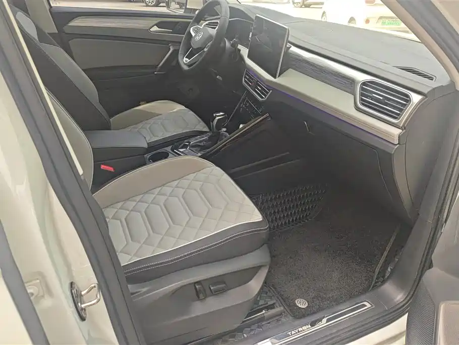 Volkswagen Tayron 2024 330TSI 2WD R-Line High Performance фото 8