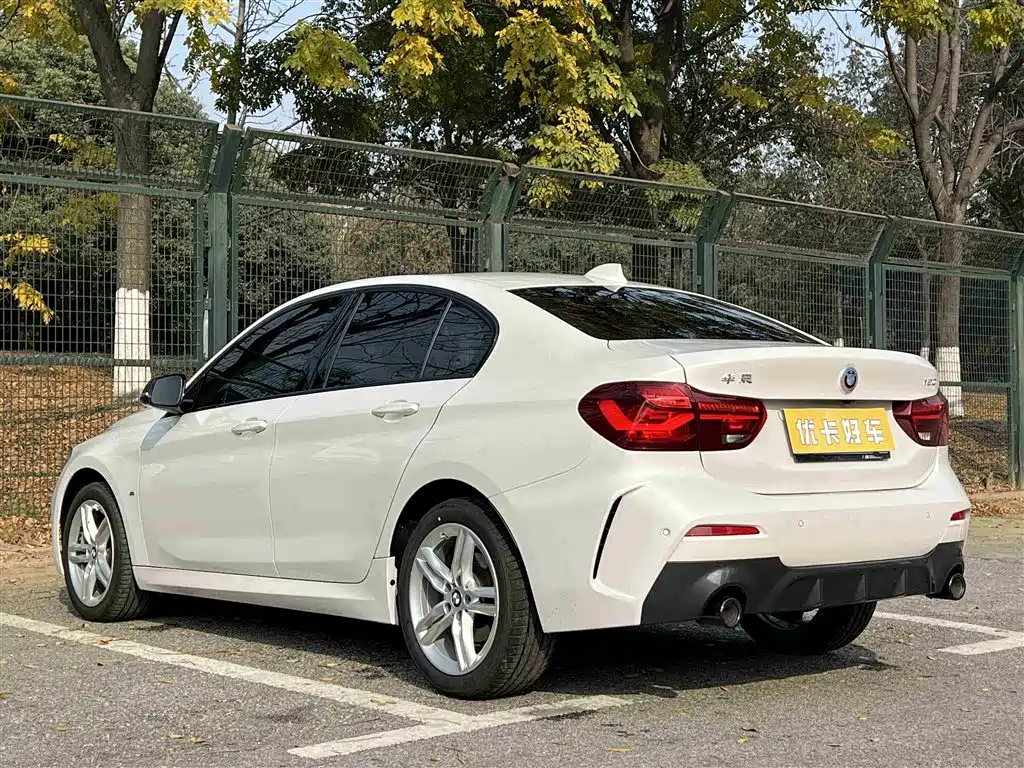 BMW 1-SERIES