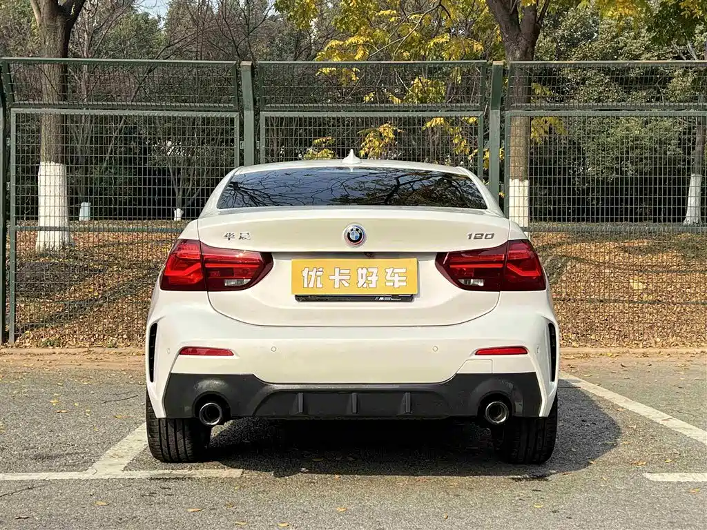 BMW 1-SERIES