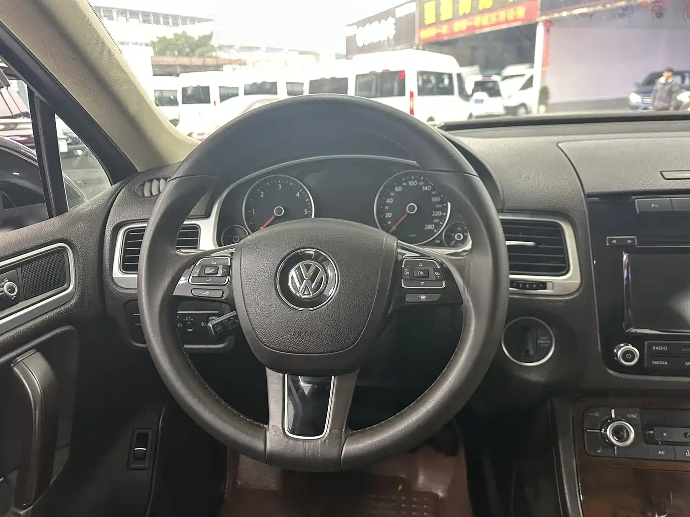 Volkswagen Touareg 2011 3.0TDI Diesel Standard фото 18