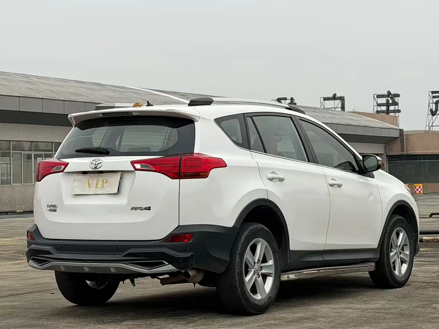 Toyota RAV4 Rongfang 2013 2.0L CVT 2WD Urban фото 5