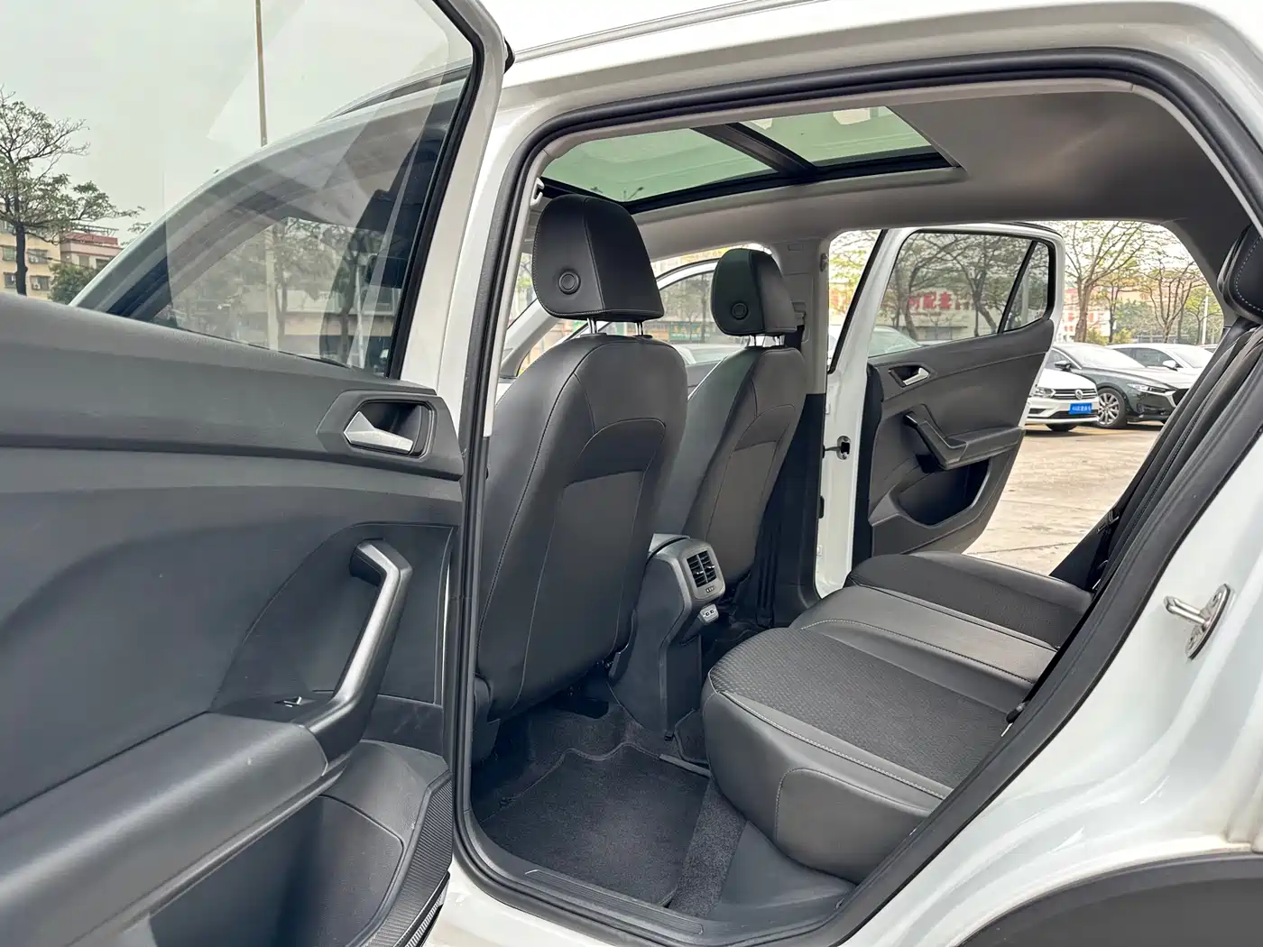 VOLKSWAGEN EXPLORING THE SHADOW