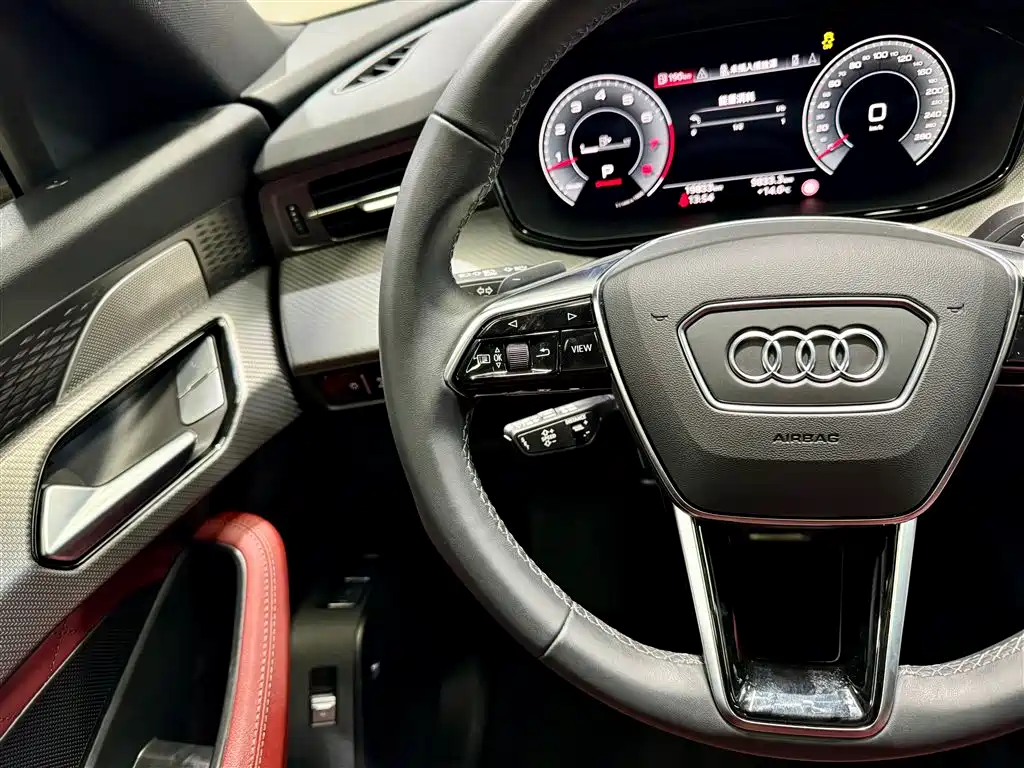 Audi Q6 2024 45 TFSI quattro Black Warrior Edition 6-seater фото 22