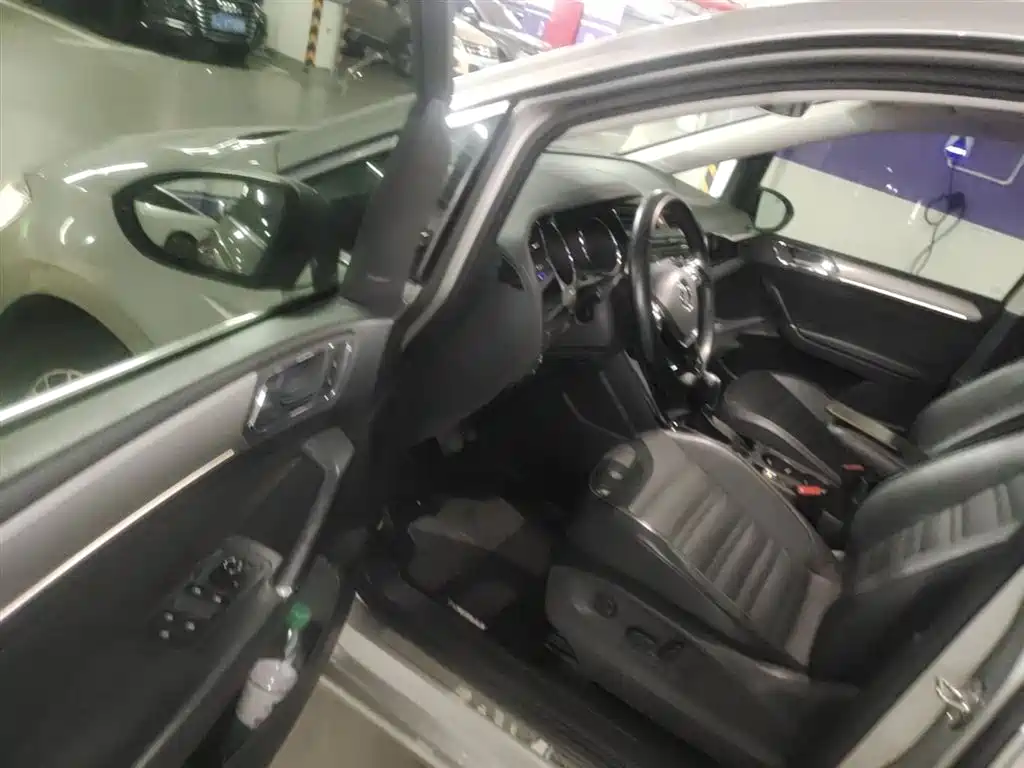 Volkswagen Touran 2016 Touran L 330TSI DSG Luxury фото 16