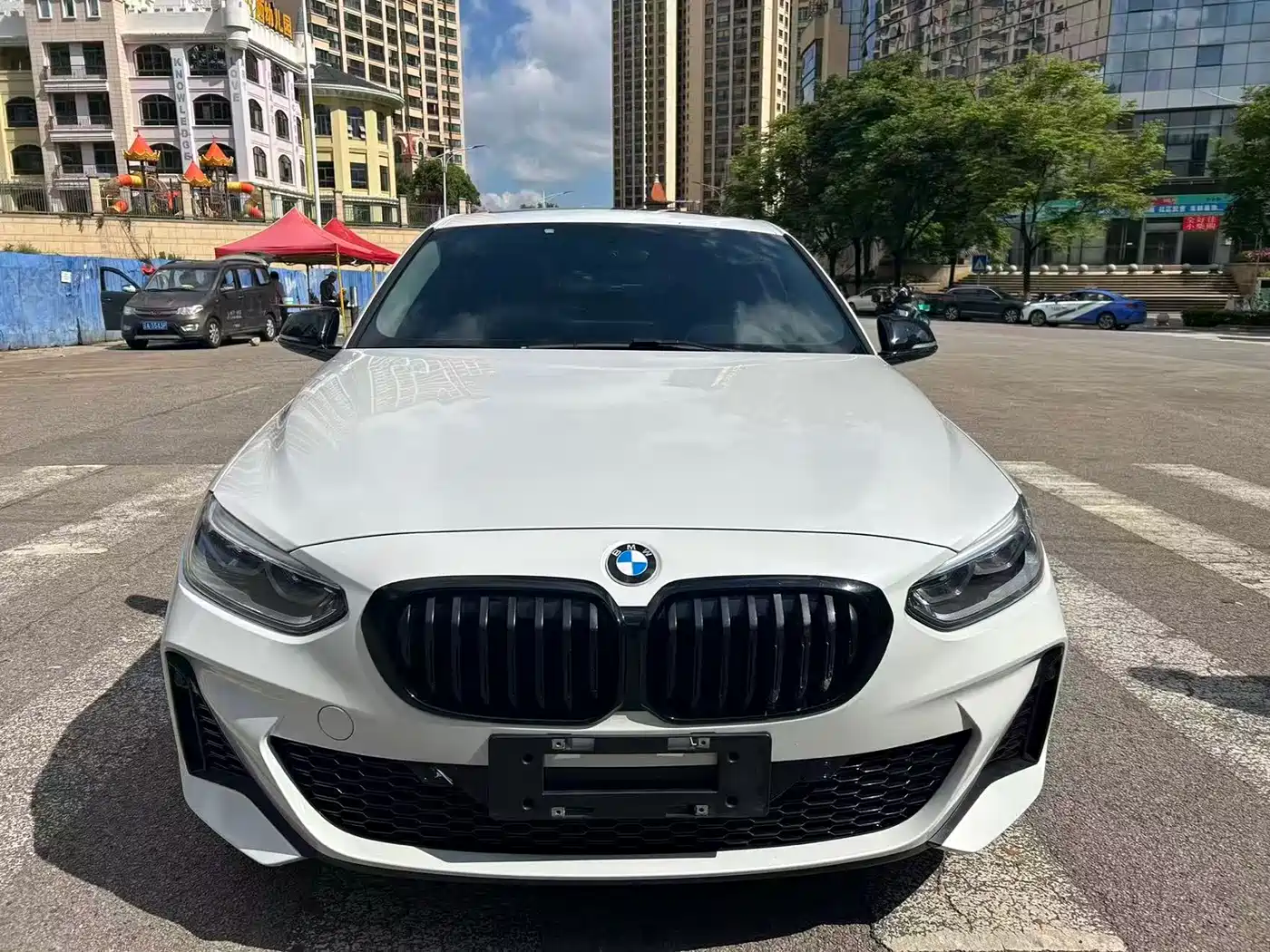 BMW 1 Series 2021 120i M Sport Shadow Edition фото 2