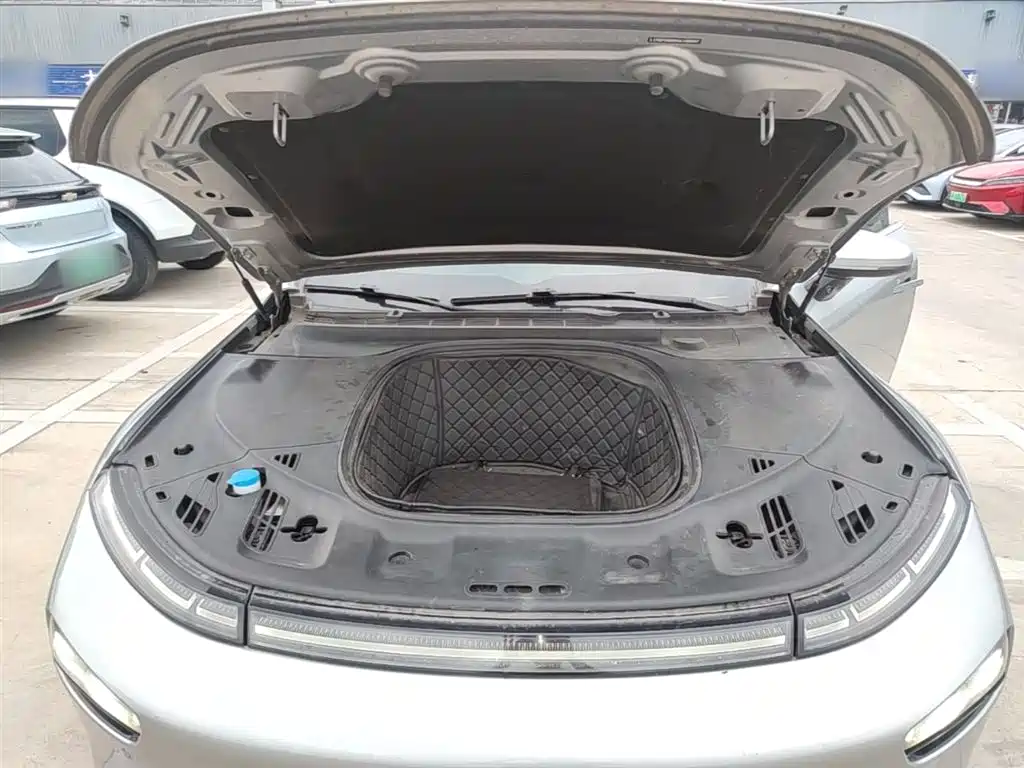 XPeng P7 2022 Model 480E фото 16