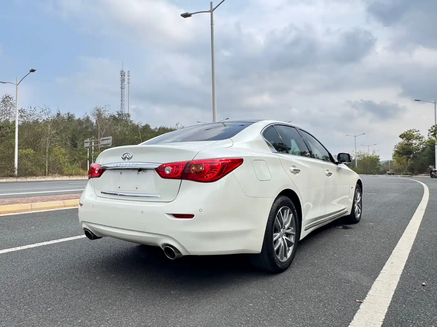 Infiniti Q50L 2017 2016 Model 2.0T Joy Edition