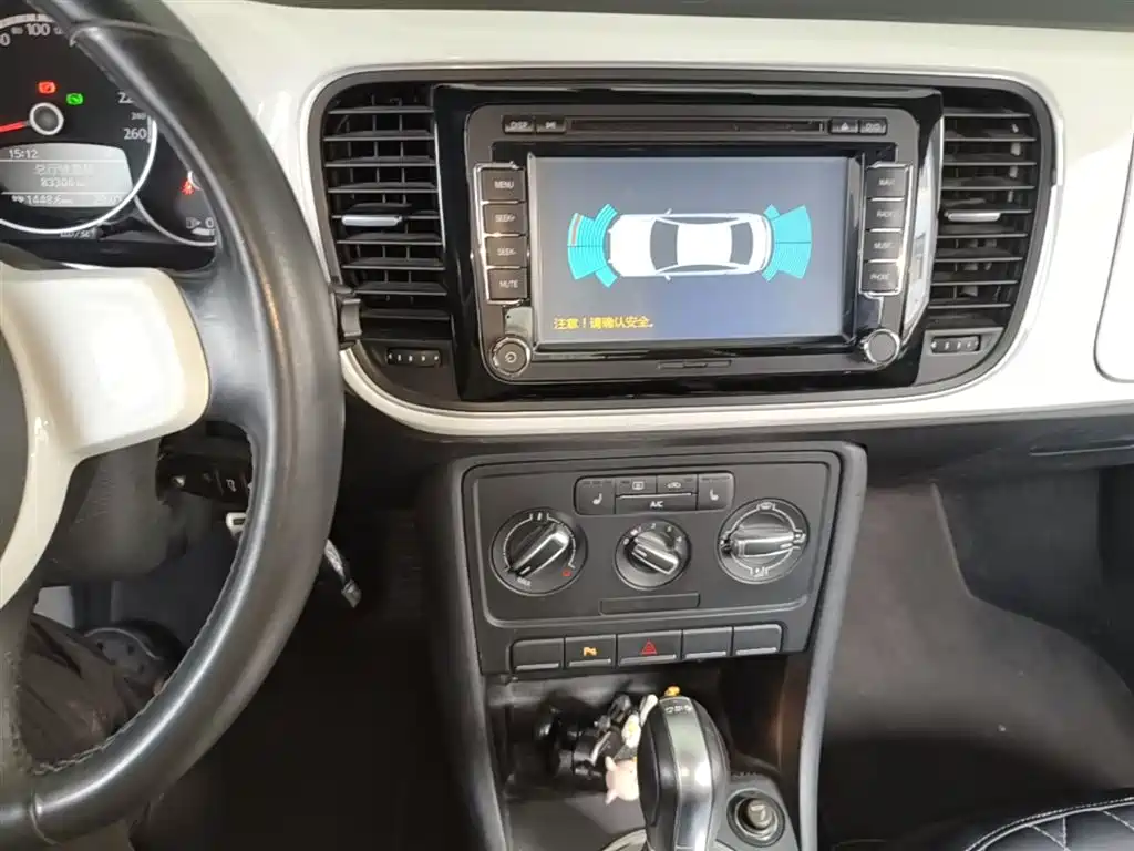 Volkswagen Beetle 2015 180TSI фото 13