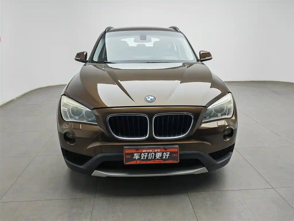 BMW X1 2013 sDrive18i Leading фото 3