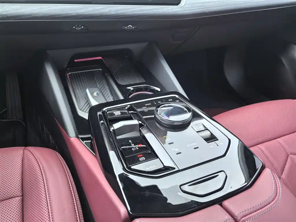 BMW 5 Series 2024 525Li Luxury Package фото 7