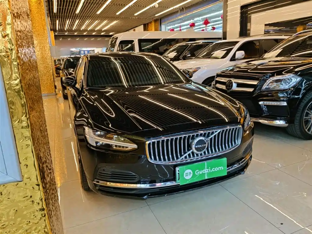 VOLVO S90 PLUG-IN HYBRID