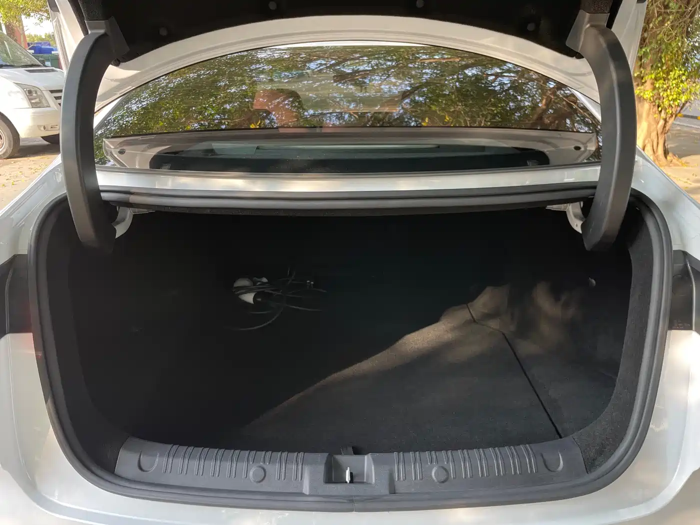 BYD Qin L 2024 DM-i 80KM Leading Edition фото 9