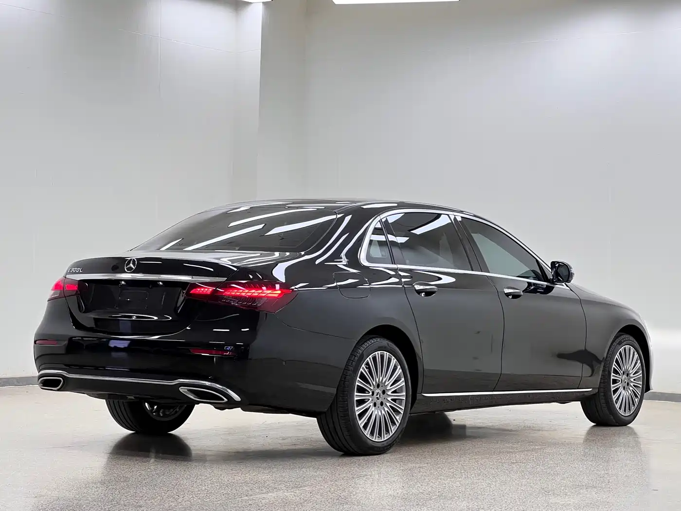Mercedes-Benz E-Class 2023 Facelift E 300 L Luxury фото 33