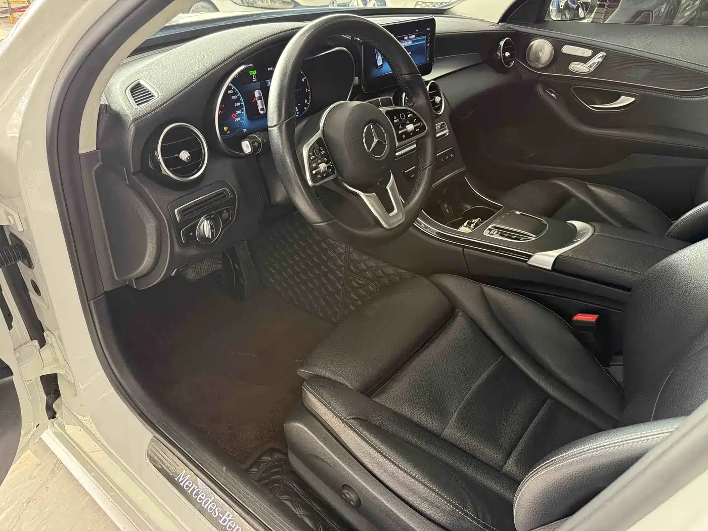 Mercedes-Benz C-Class 2019 Facelift C 260 L Sport фото 11
