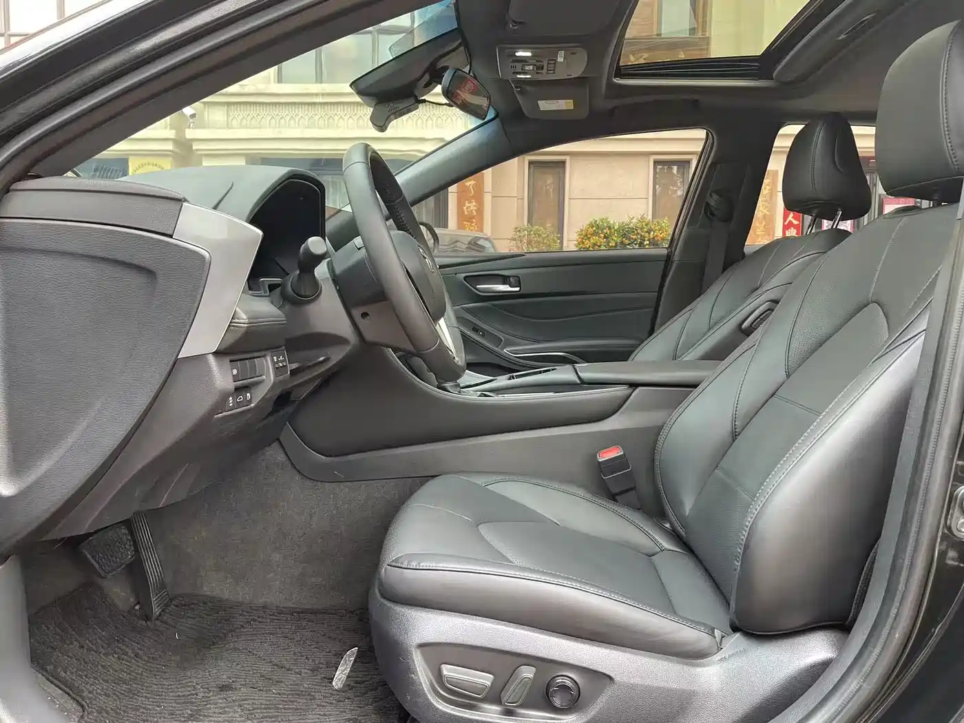 Toyota Avalon 2023 2.0L Luxury Edition фото 4