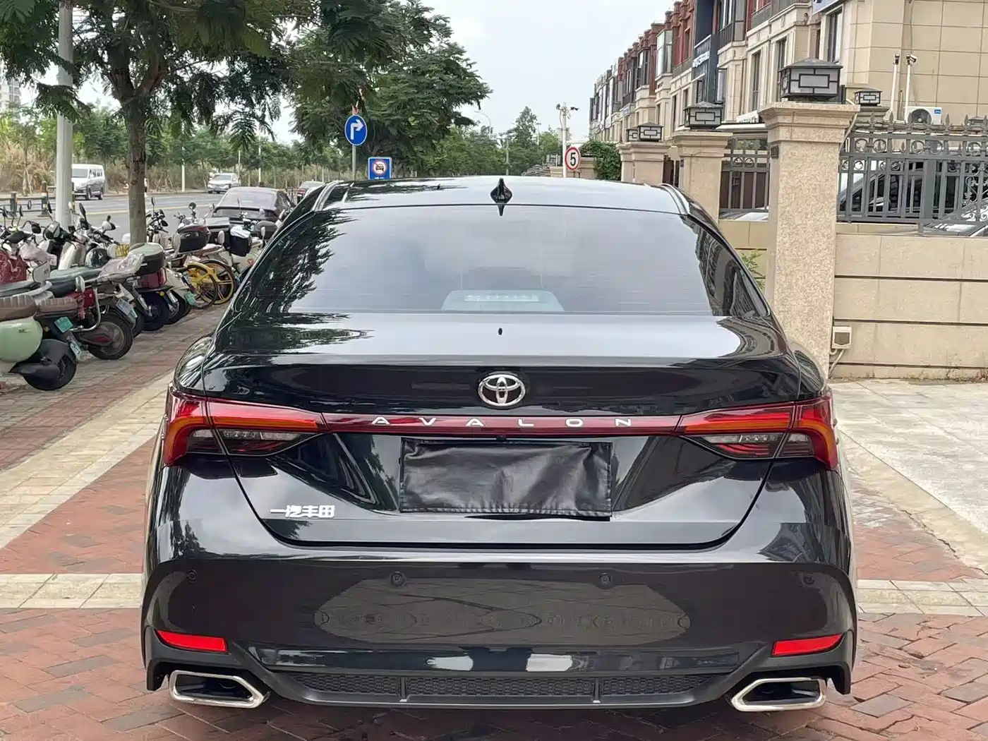 Toyota Avalon 2023 2.0L Luxury Edition фото 7